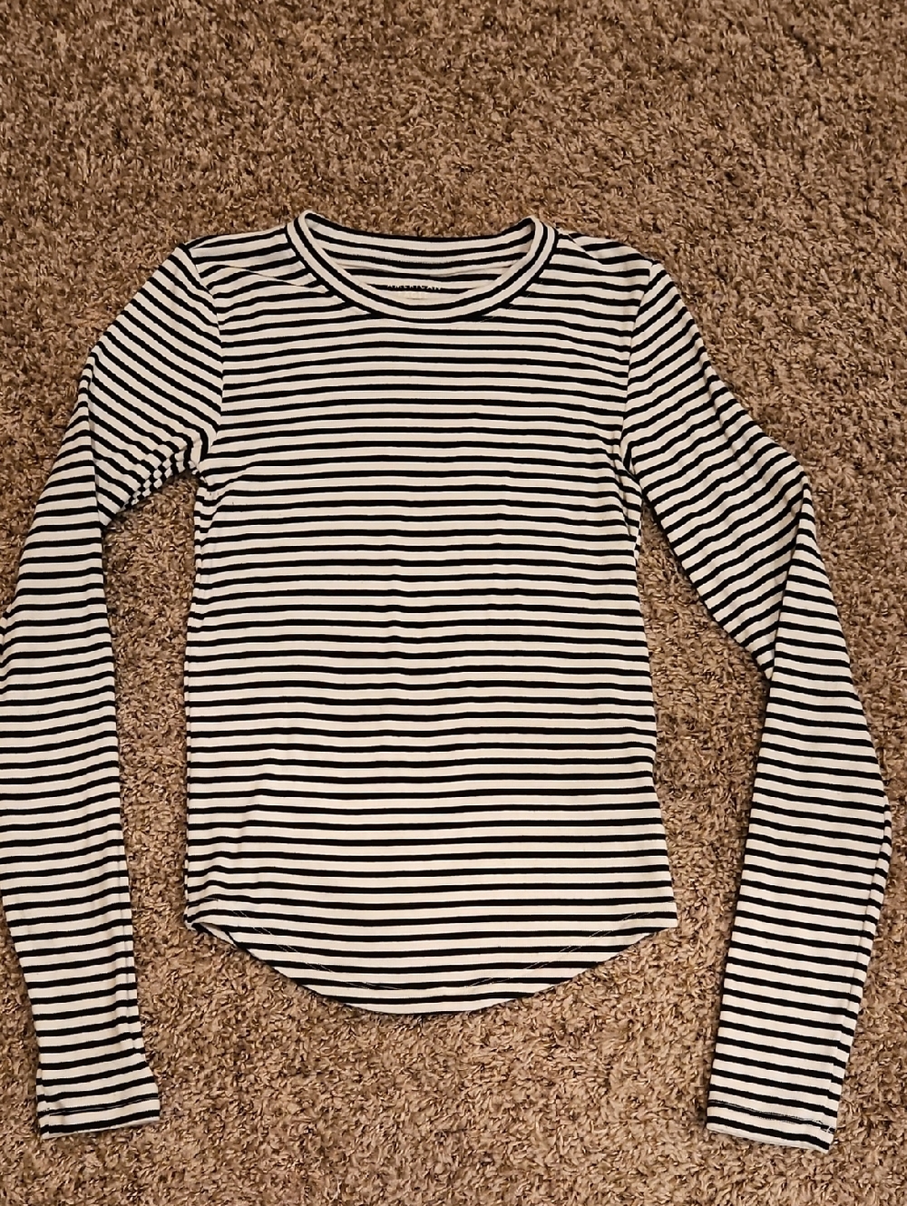 American Eagle Outfitters Black & White Striped Long-Sleeve Tee